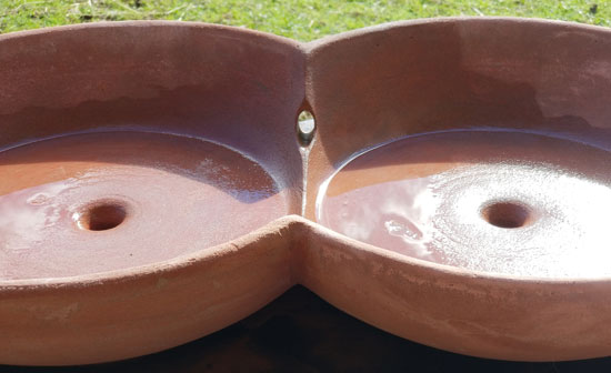 inlet hole perfectly centred on symetry plane